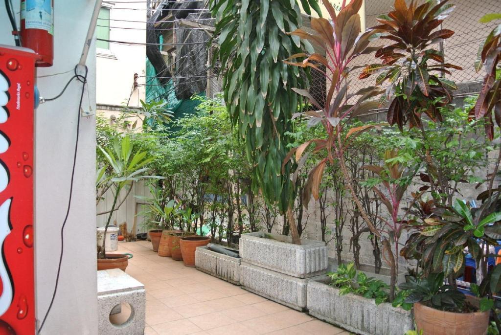 Amarin Inn Bangkok Exterior photo